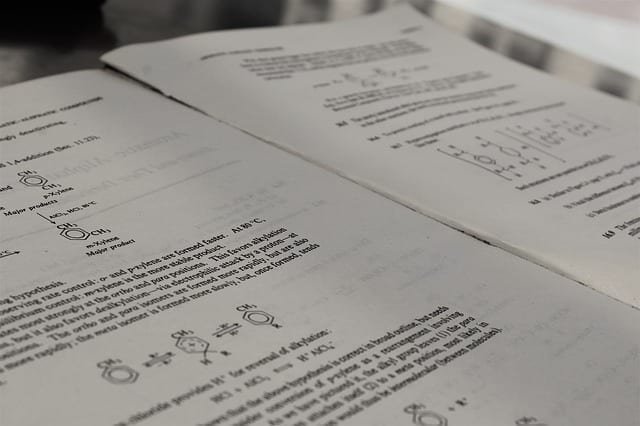 Revisar ejercicios resueltos, una opción para aprender química fácil y sencillo