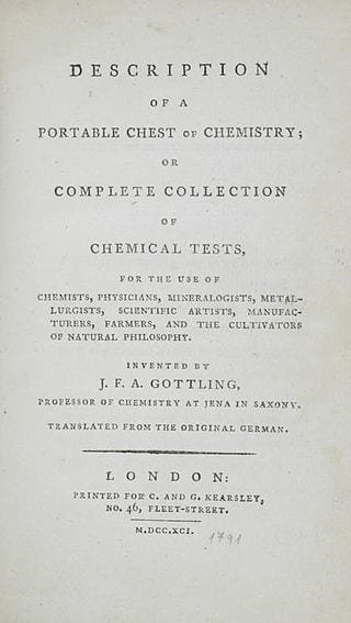 Primera página de Description of a Portable Chest of Chemistry or a Complete Collection of Chemical Tests, una de los primeros set de química o juego de química 