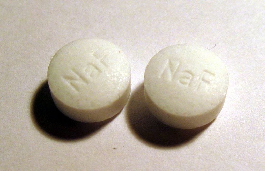 Fluoruro de sodio en tabletas para la prevención de caries