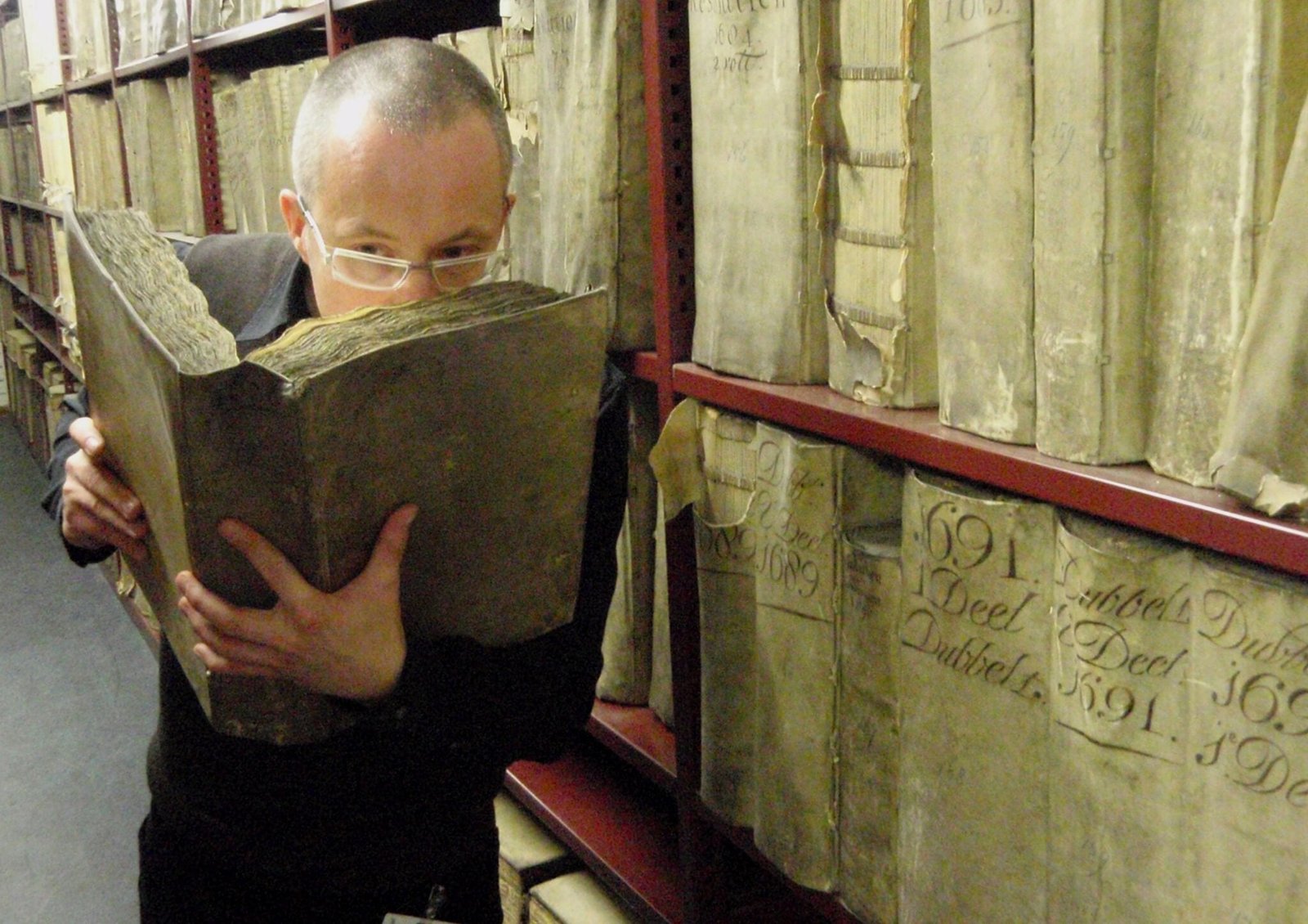 El olor de los libros es cautivante gracias a muchos compuestos orgánicos volátiles (COV) que generan estímulos sensoriales agradables
