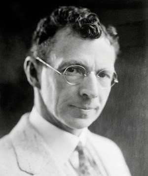 William Coolidge, inventor estadounidense (1873-1975). Desarrolló el método para hacer el tungsteno dúctil, inventó el tubo de rayos X termiónico
