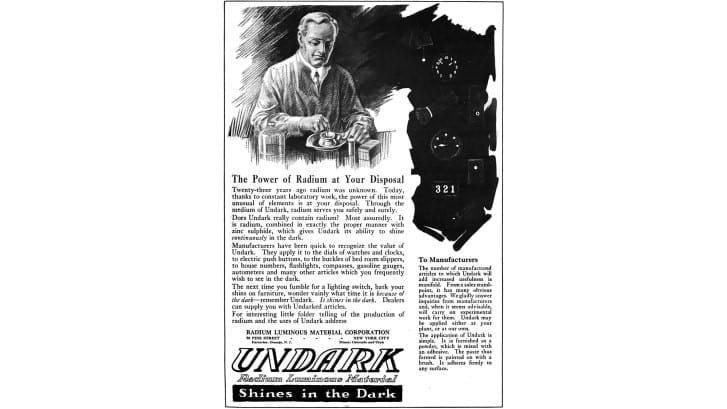 Un anuncio de 1921 para Undark, una pintura luminosa de radio.