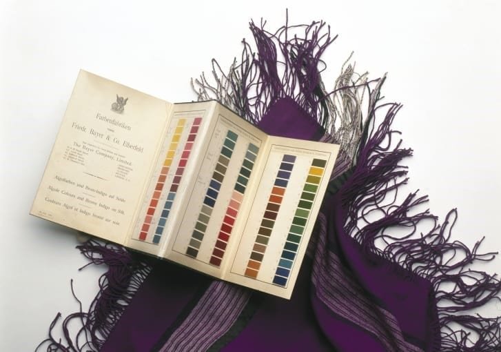 Un chal te&ntilde;ido con el tinte malva de Perkin. Cr&eacute;dito: Science & Society Picture Library/SSPL/SSPL via Getty Images