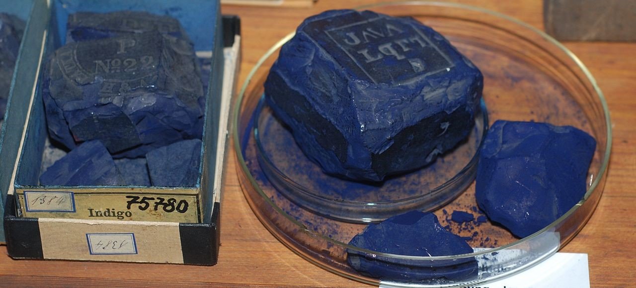 índigo, colección histórica de tintes de la Universidad Técnica de Dresde, Alemania