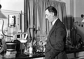 Brønsted en su laboratorio