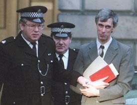 Paul Agutter durante su juicio (1995), el profesor universitario intentó matar a su esposa con atropina
