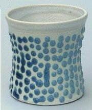 Fig 2. Taza con manchas en relieve,