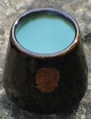 Fig. 3 Taza realizada por Chris Keenan con esmalte de óxido de hierro