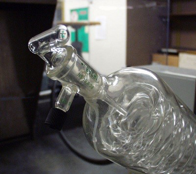 Llave de ventilación en la parte superior del condensador del rotovaporador