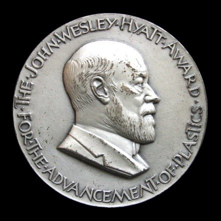Medalla John Wesley Hyatt, dada en reconocimiento al avance en el estudio de los plasticos