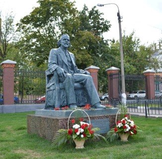 Monumento a N.D. Zelinsky en Elektrostal