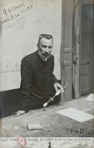 Pierre Curie en una conferencia sobre el radio en la Sorbona