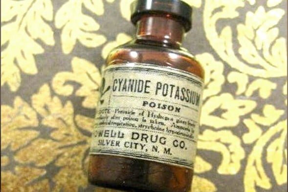 Empaque antiguo de cianuro de potasio