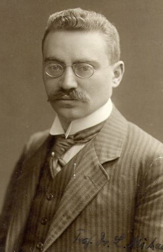 Leonor Michaelis. bioquímico, fisicoquímico y médico alemán.