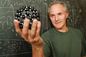 Harold Kroto. Químico inglés