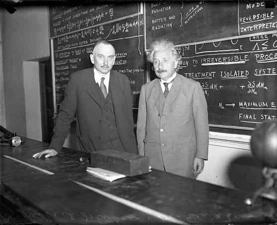 Tolman y Albert Einstein en el Instituto Tecnológico de California, Pasadena, 1932