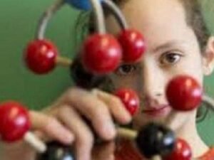 Clara Lazen, la niña descubridora del tetranitratoxicarbono