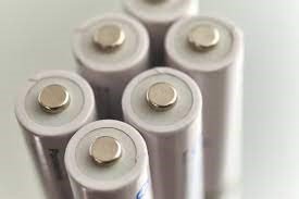 El desarrollo y mejoramiento de las baterías es uno de los desafíos de la electroquímica en el siglo XXI