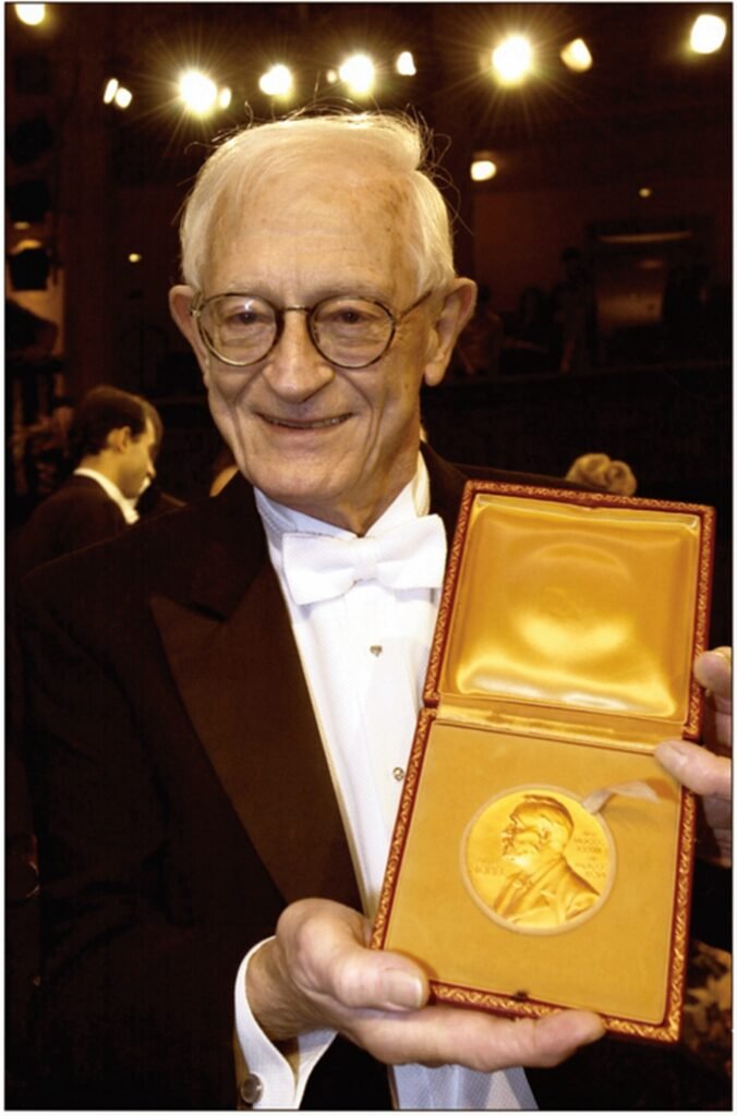 Alan MacDiarmid recibió el Premio Nobel de Química 2000 por su trabajo junto a Alan Heegar y Hideki Shirakawa, que condujo al descubrimiento y desarrollo de polímeros conductores.